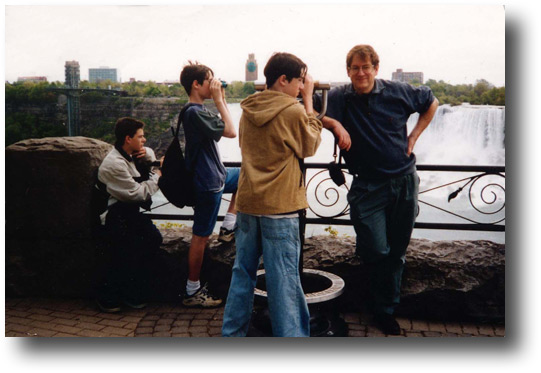 Move the mouse over the link boxes to change this photo